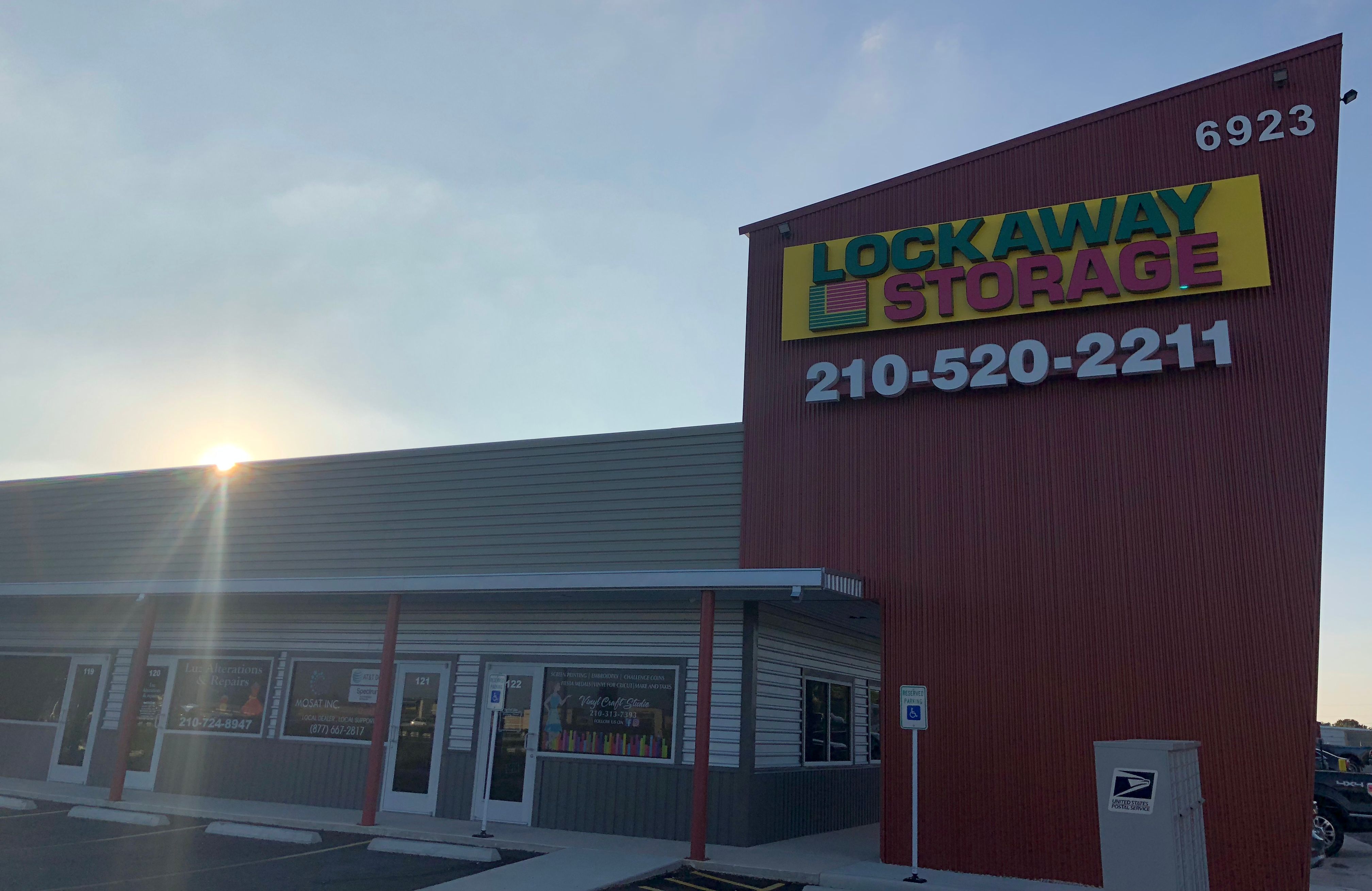 Storage Units in San Antonio, TX 6923 W Loop 1604 N Ste 125