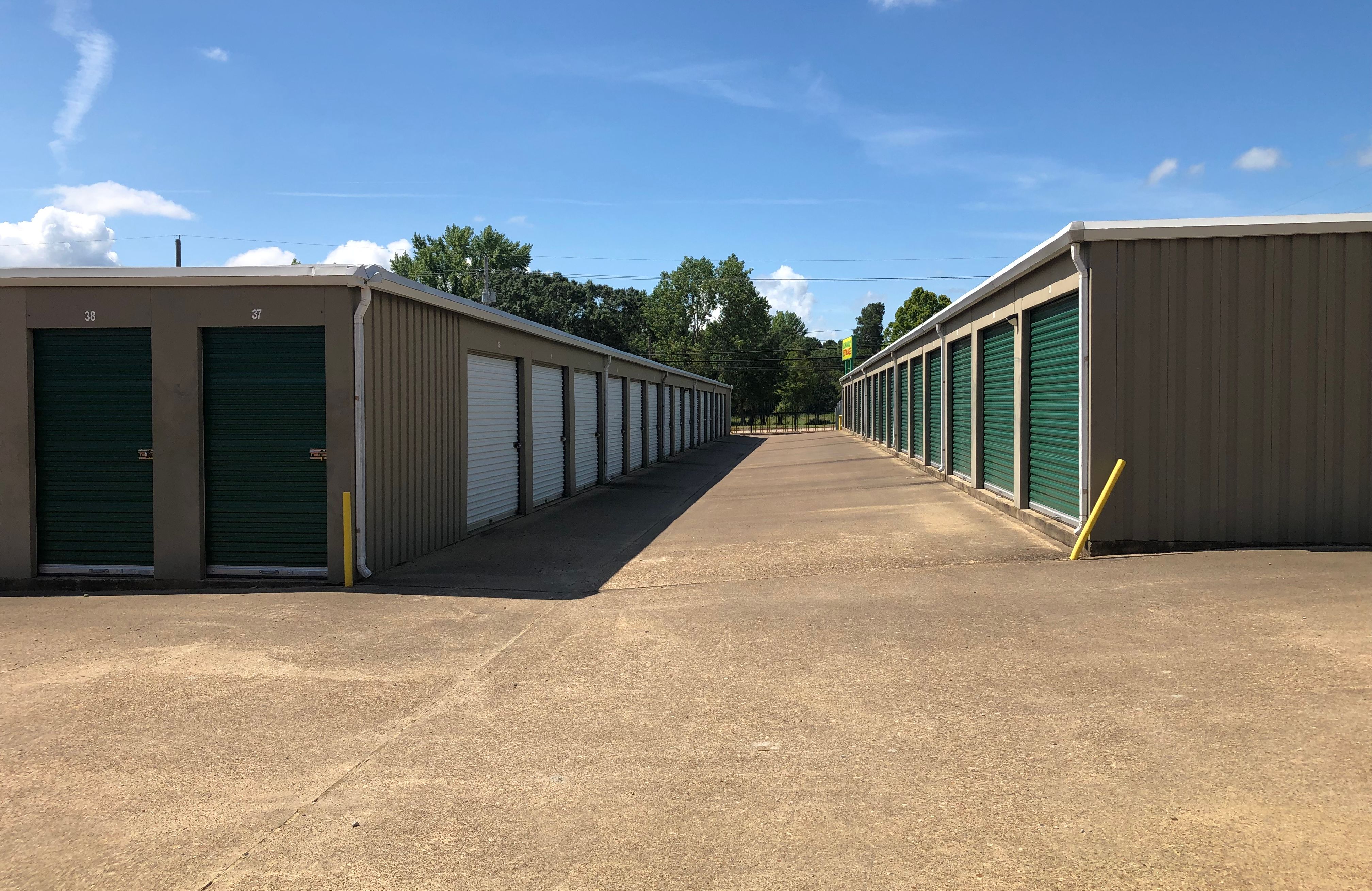 Storage Units in Texarkana, TX 5308 W 7th Street Storagefront