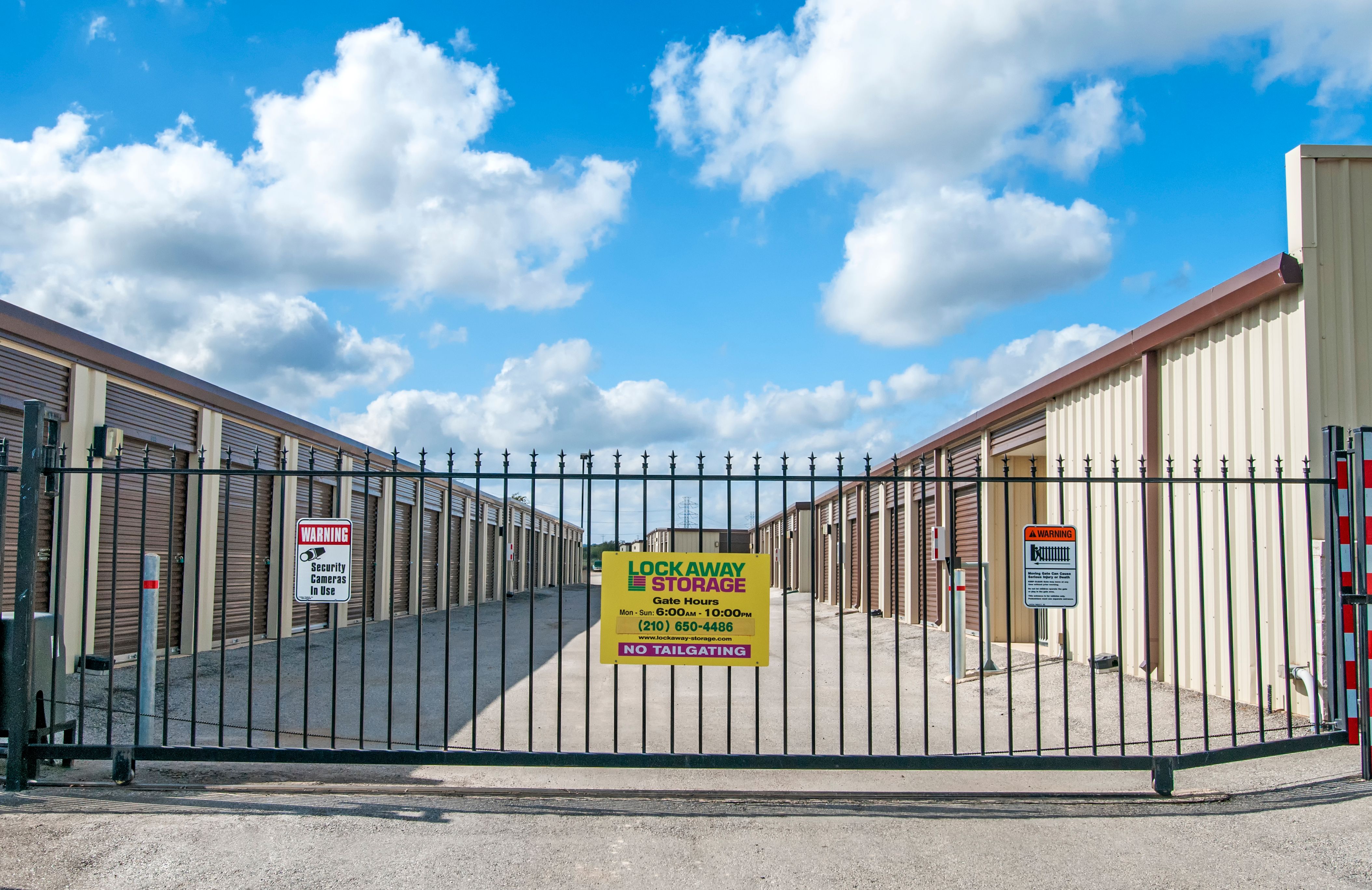 Storage Units in San Antonio, TX 7858 E Evans Road Lockaway Storage