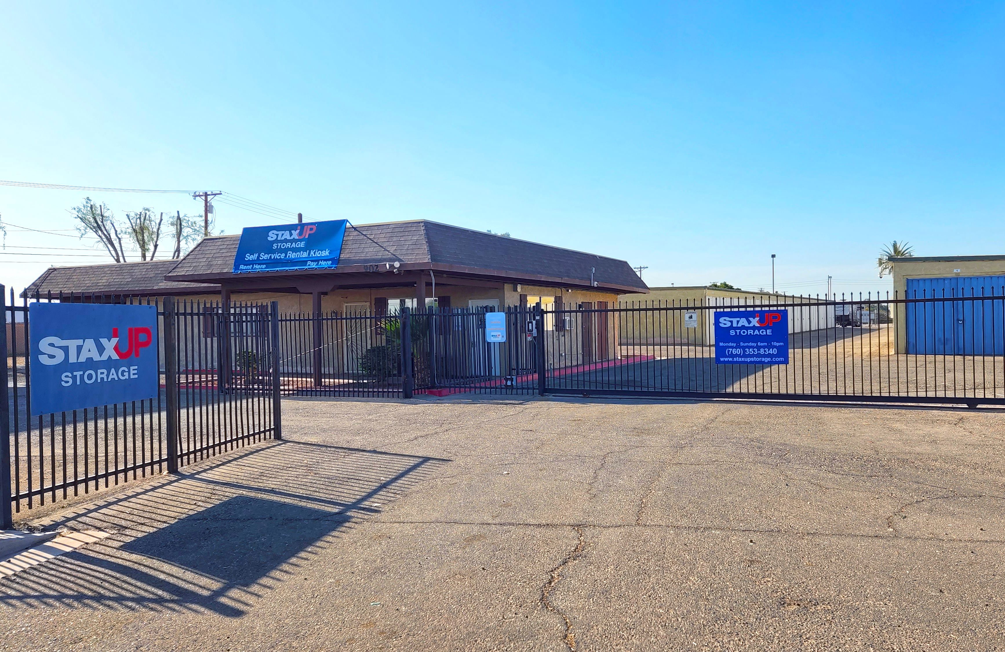 Storage Units in El Centro, CA | 902 E Evan Hewes Hwy | StaxUP Self Storage