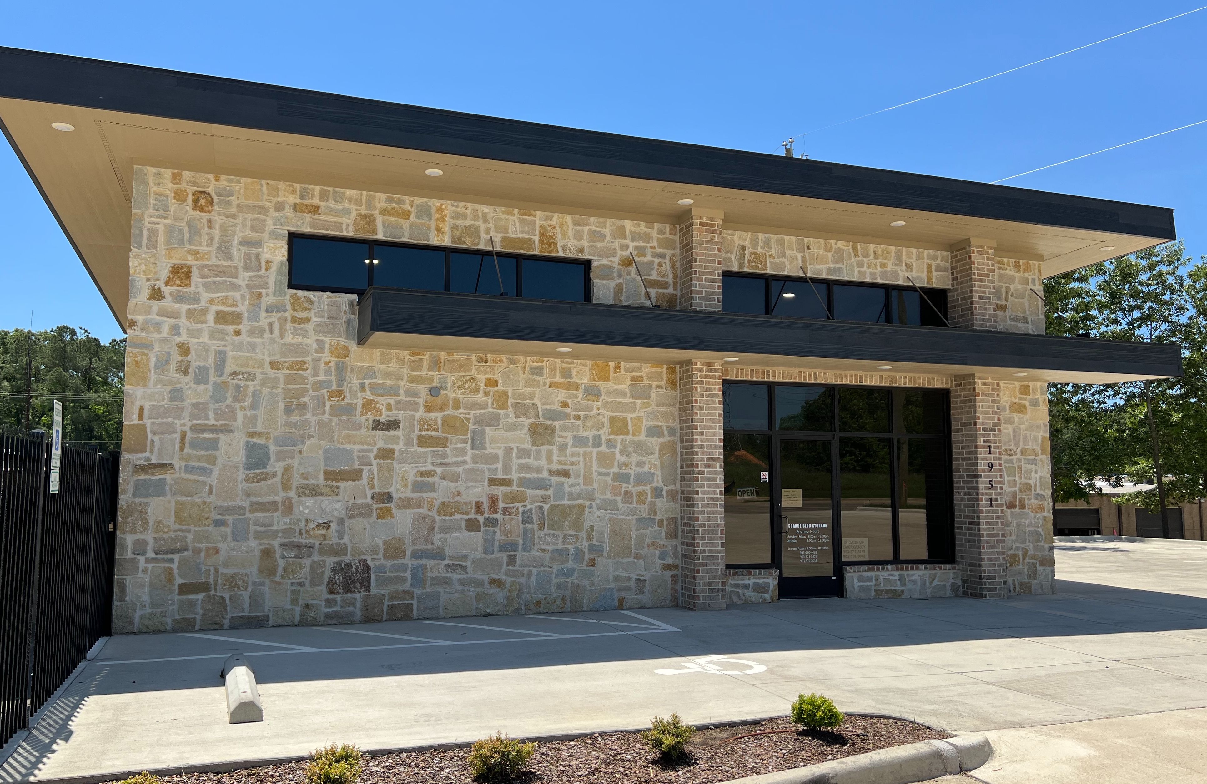 Storology Storage Tyler Premium SelfStorage 1951 E Grande Blvd